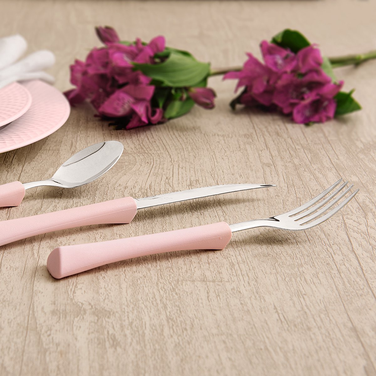  Di Solle Inova D - 6 Persoons Bestekset - Handige Opbergbak Met Raspdeksel - 26 Delig - Baby Pink