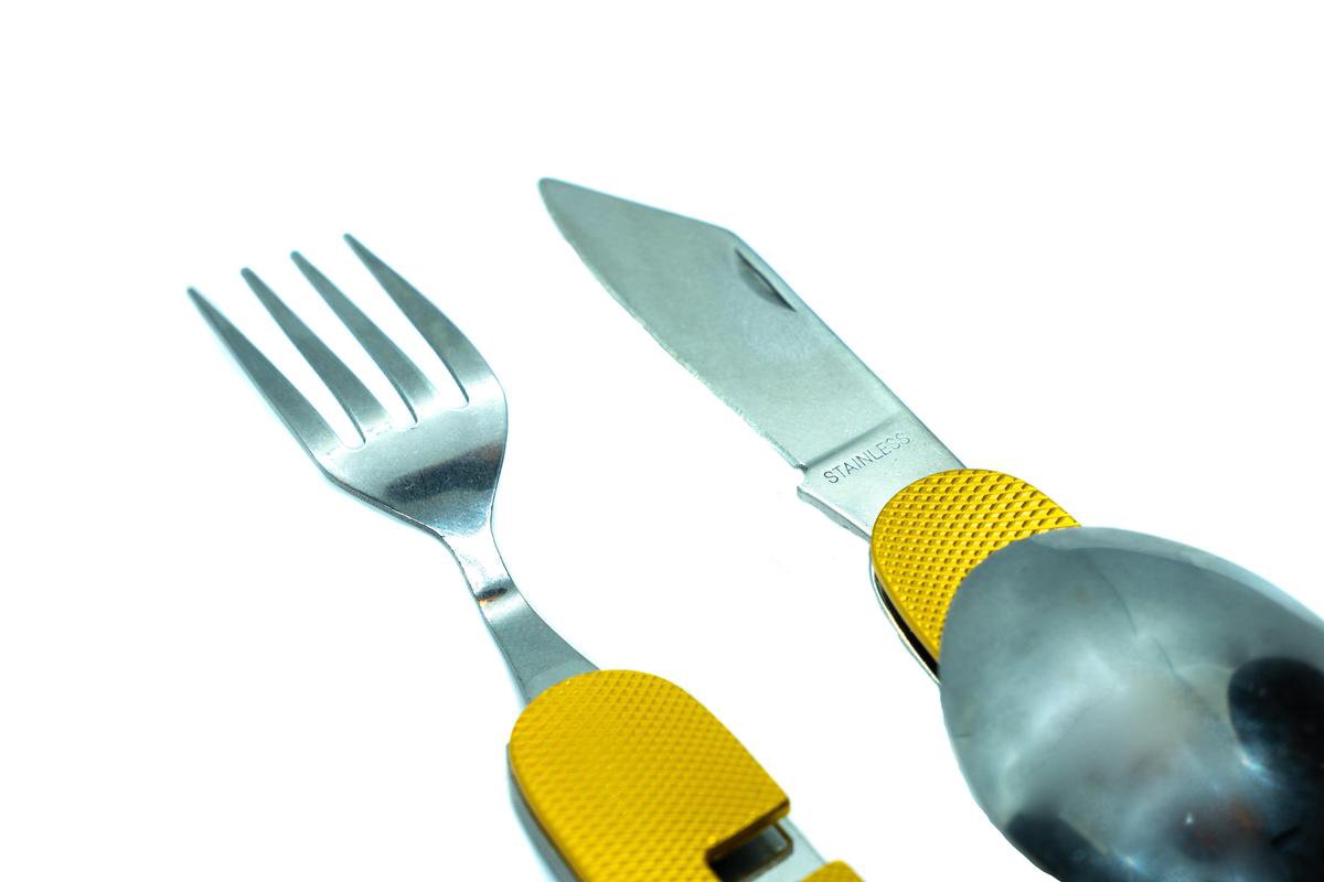  Camping Bestek Zakmes | Roestvrijstaal Survival Bestek | Mes, Vork, Lepel, Krukentrekker, Bieropener, Spork | Opvouwbaar Kampeer Bestek Multitool | Cadeau Voor Man &amp; Vrouw