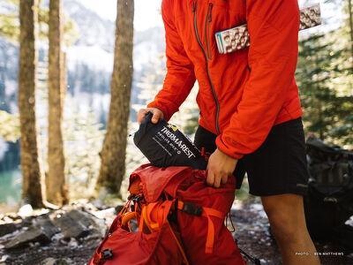 Thermarest Therm-A-Rest Trail Scout R - Zelfopblazende Slaapmat - Deep Forest