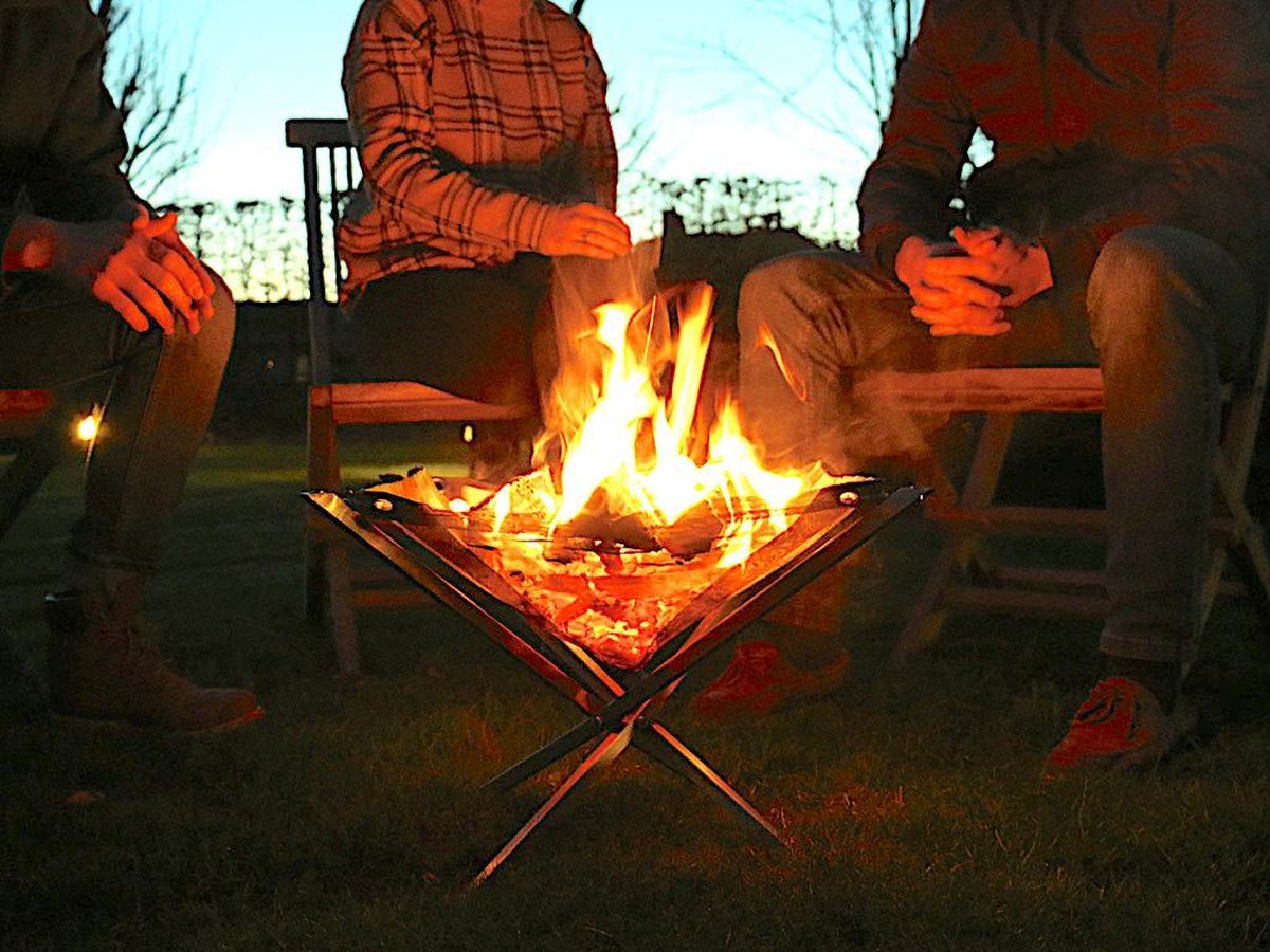  Firekorf + Grill + Spit : Opvouwbare Vuurkorf / Vuurschaal Met Rooster En Spit - Draagbare BBQ - Opbergtas - Kampeer Grill - Kookset